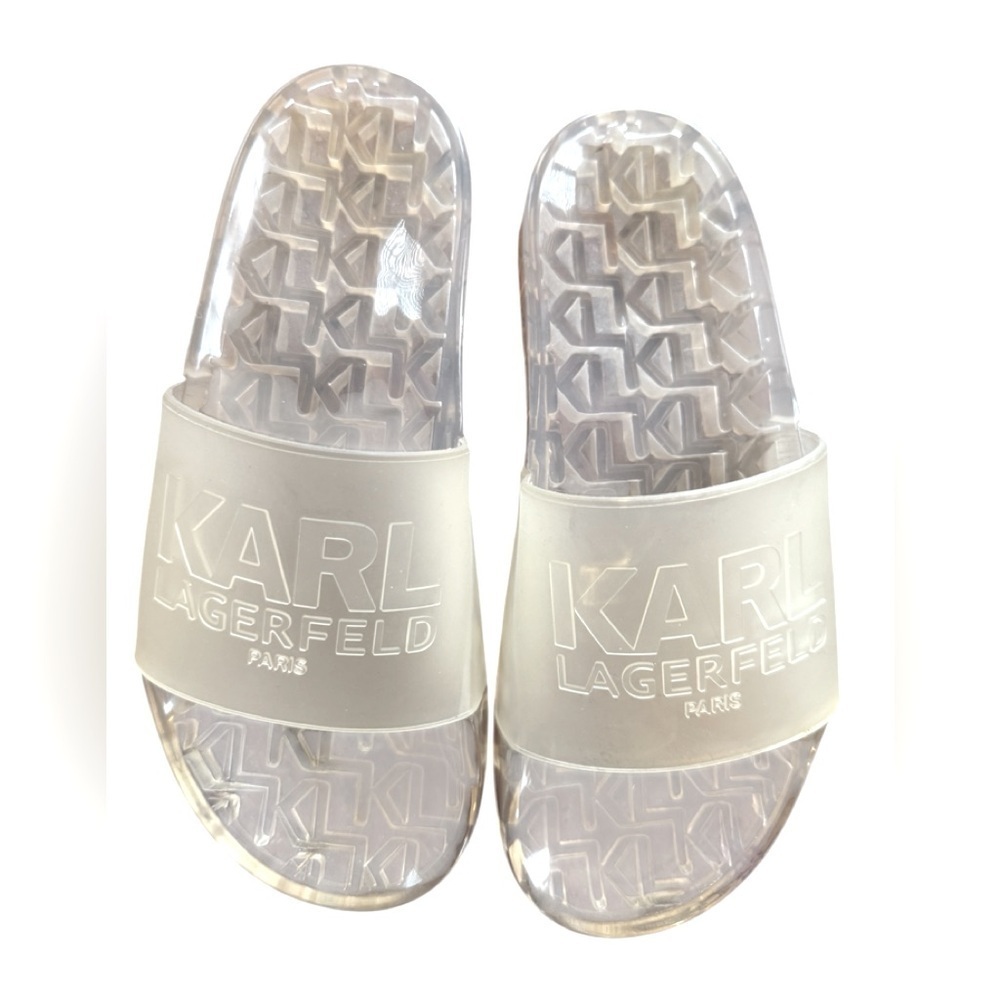 Karl Lagerfeld Paris Taylin
Monogram Pool Slides Clear Size